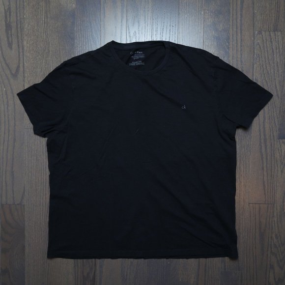 Classic Fit Calvin Klein Tshirt - Picture 1 of 2